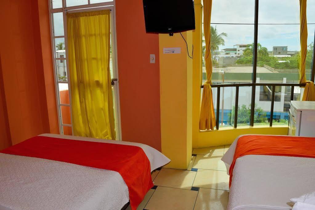 Hostal Carliza Puerto Ayora  Eksteriør billede