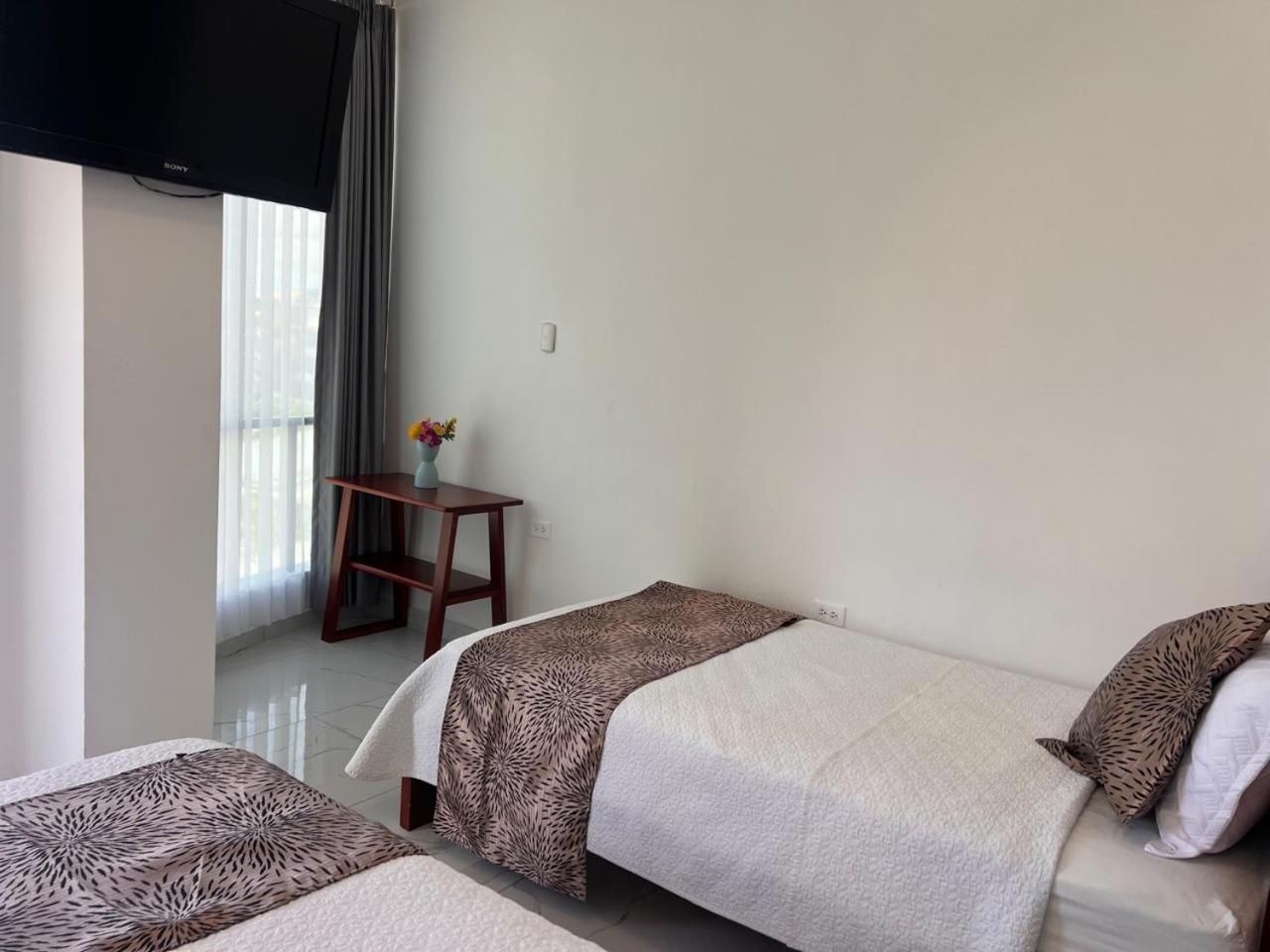 Hostal Carliza Puerto Ayora  Eksteriør billede