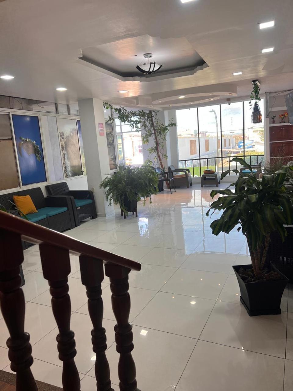 Hostal Carliza Puerto Ayora  Eksteriør billede