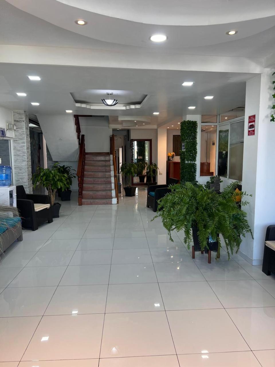 Hostal Carliza Puerto Ayora  Eksteriør billede